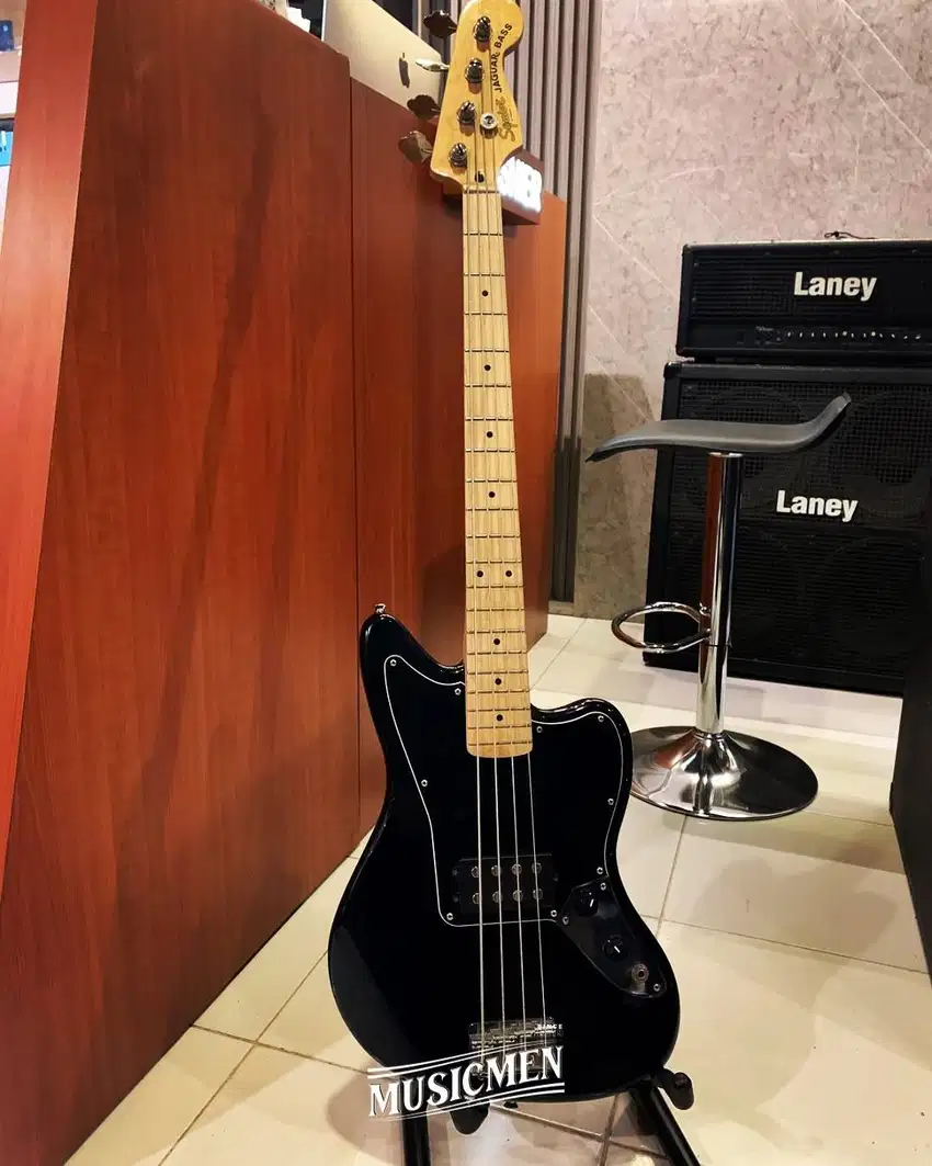 Squier Jaguar Bass Affinity  Good Condition Upgrade FAD Pickups