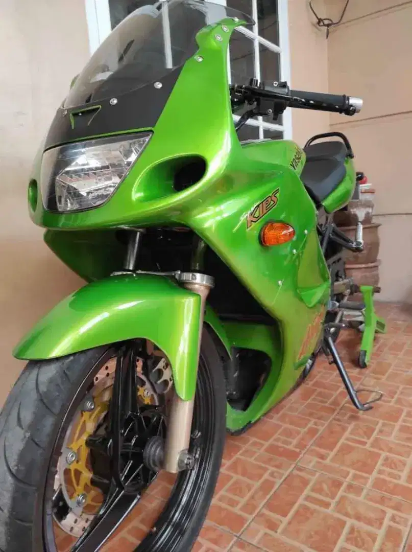 kawasaki ninja Rr 2008 hijau
. ss bpkb  stnk pajak kaleng panjang baru