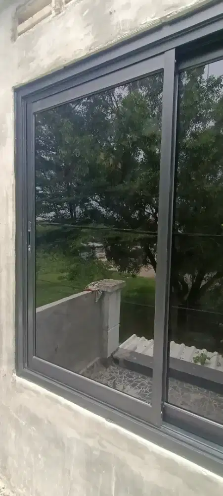 Jendela kaca aluminium