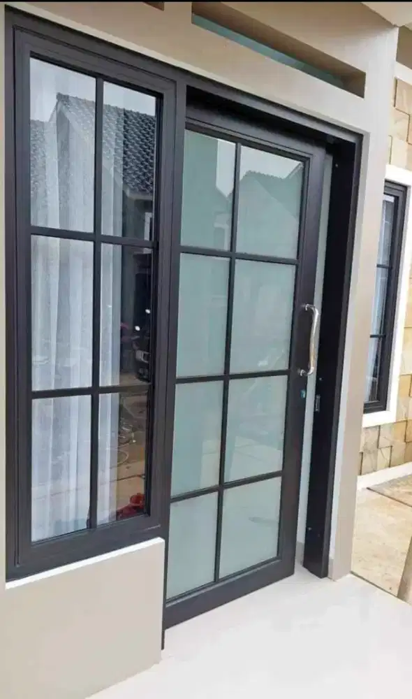 pintu kaca aluminium