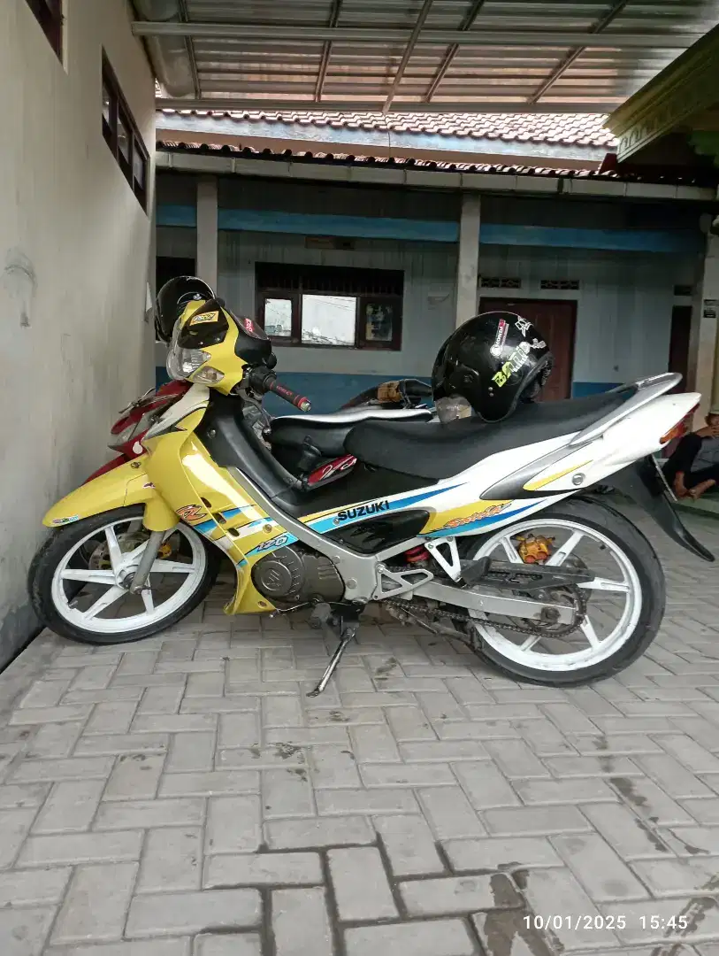 Satria hiu 04 plat B