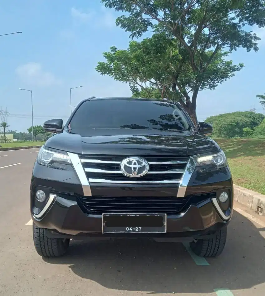 Toyota Fortuner VRZ 4x2 Diesel AT ISTIMEWA SEPERTI BARU