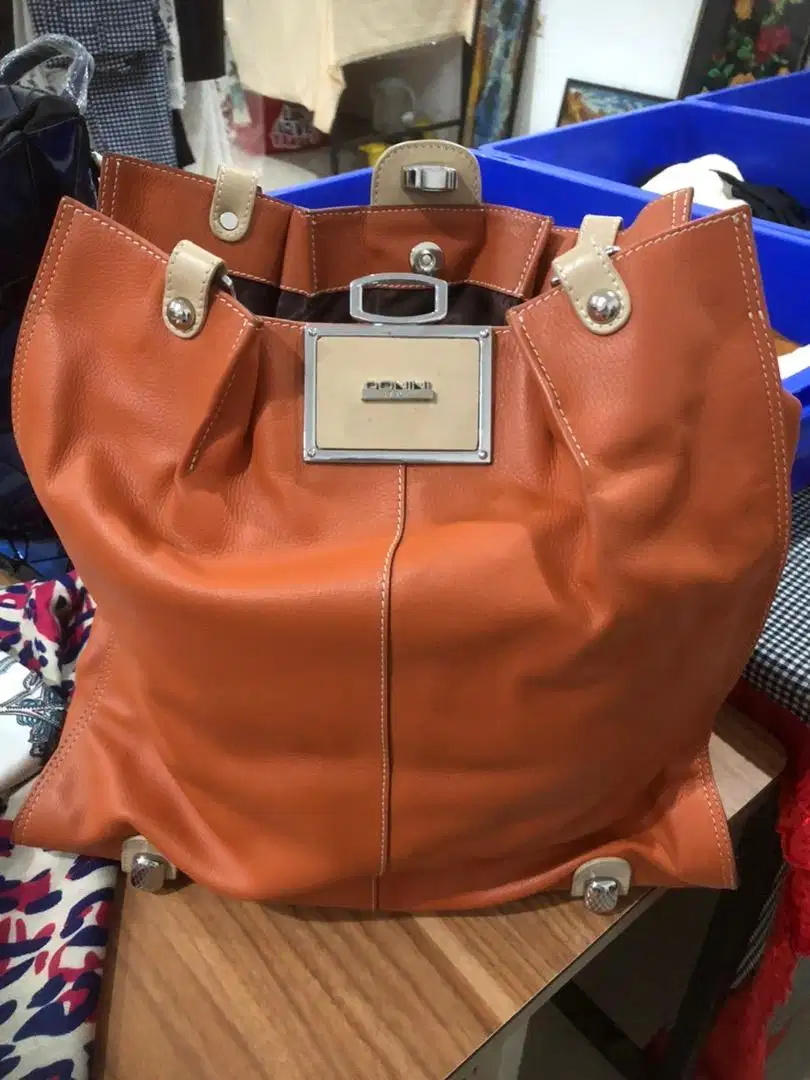 Tas wanita donini, tumi, lv, prada