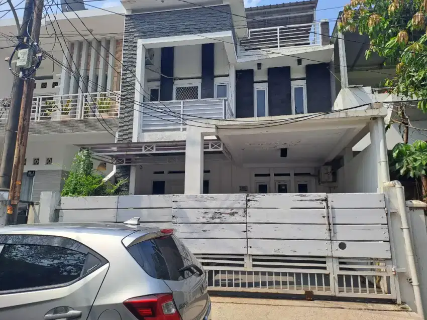 RUMAH MEWAH DI HARAPAN BARU REGENCY - CAKUNG