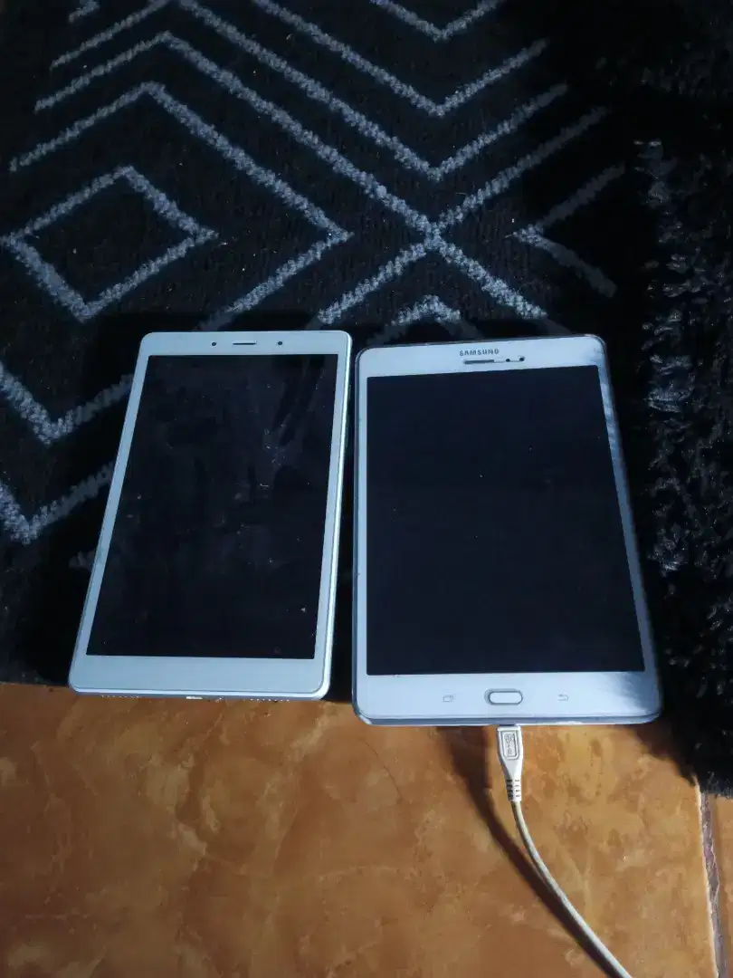 Tab samsung A8(2 unit)