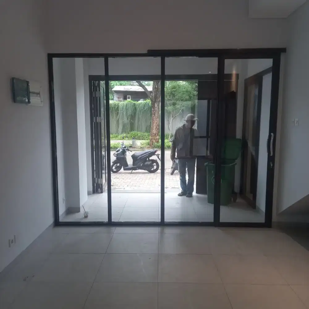 Partisi sekat aluminum minimalis sekat ruangan