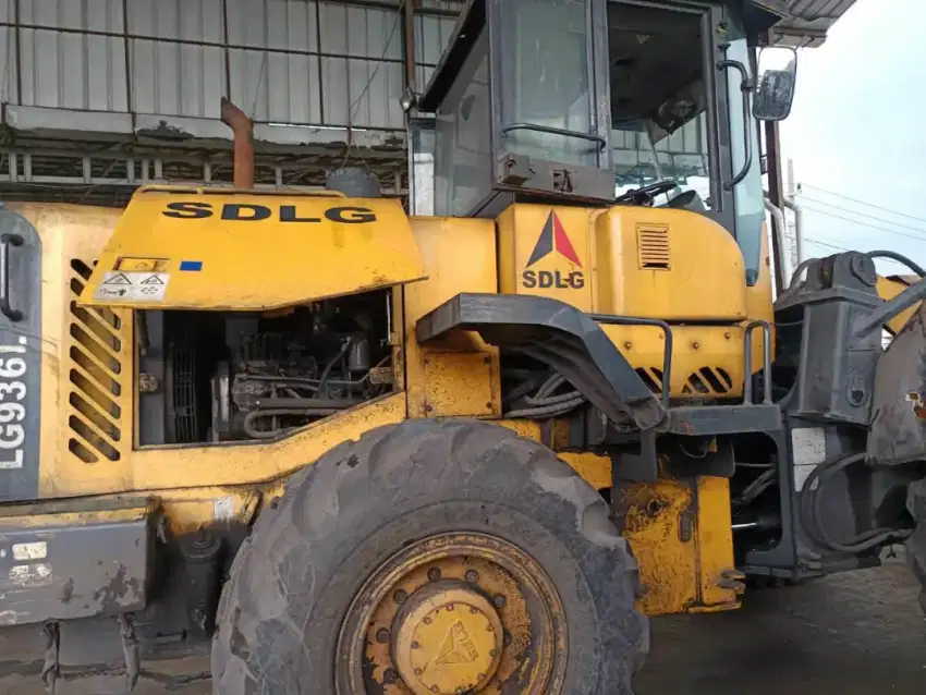 Wheel loader SDLG LG9361 kapasitas 2 kubik tahun 2012