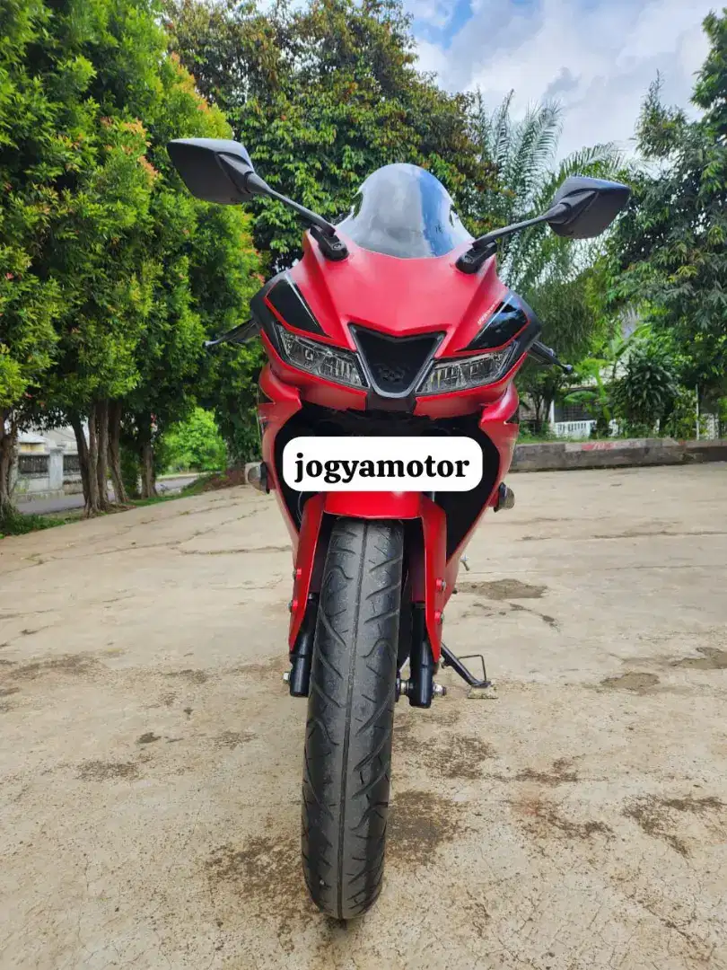 Yamaha R15 v.3 merah 2017