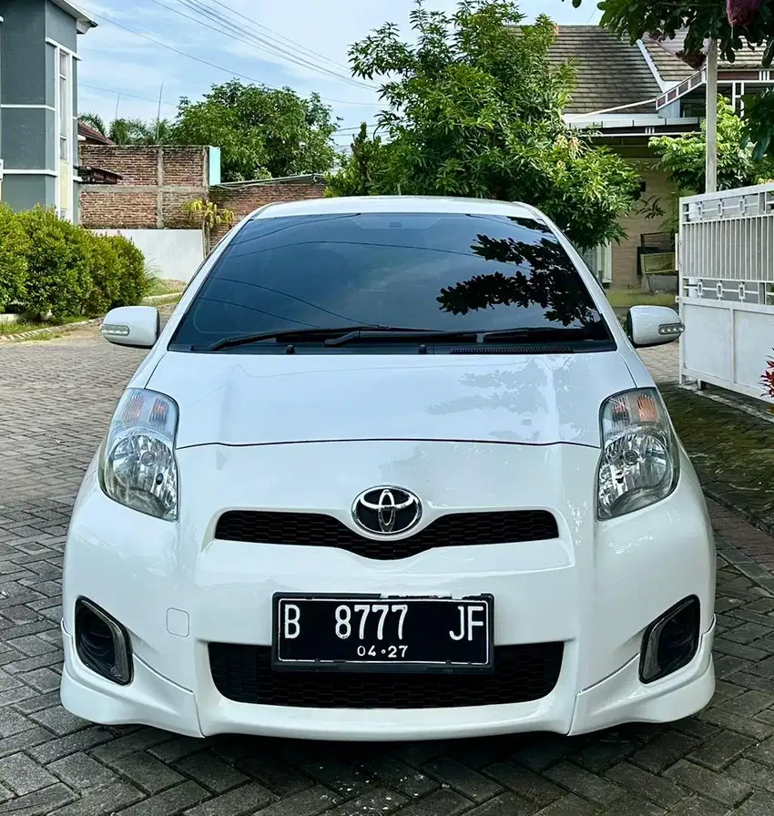 Yaris e 2012 manual