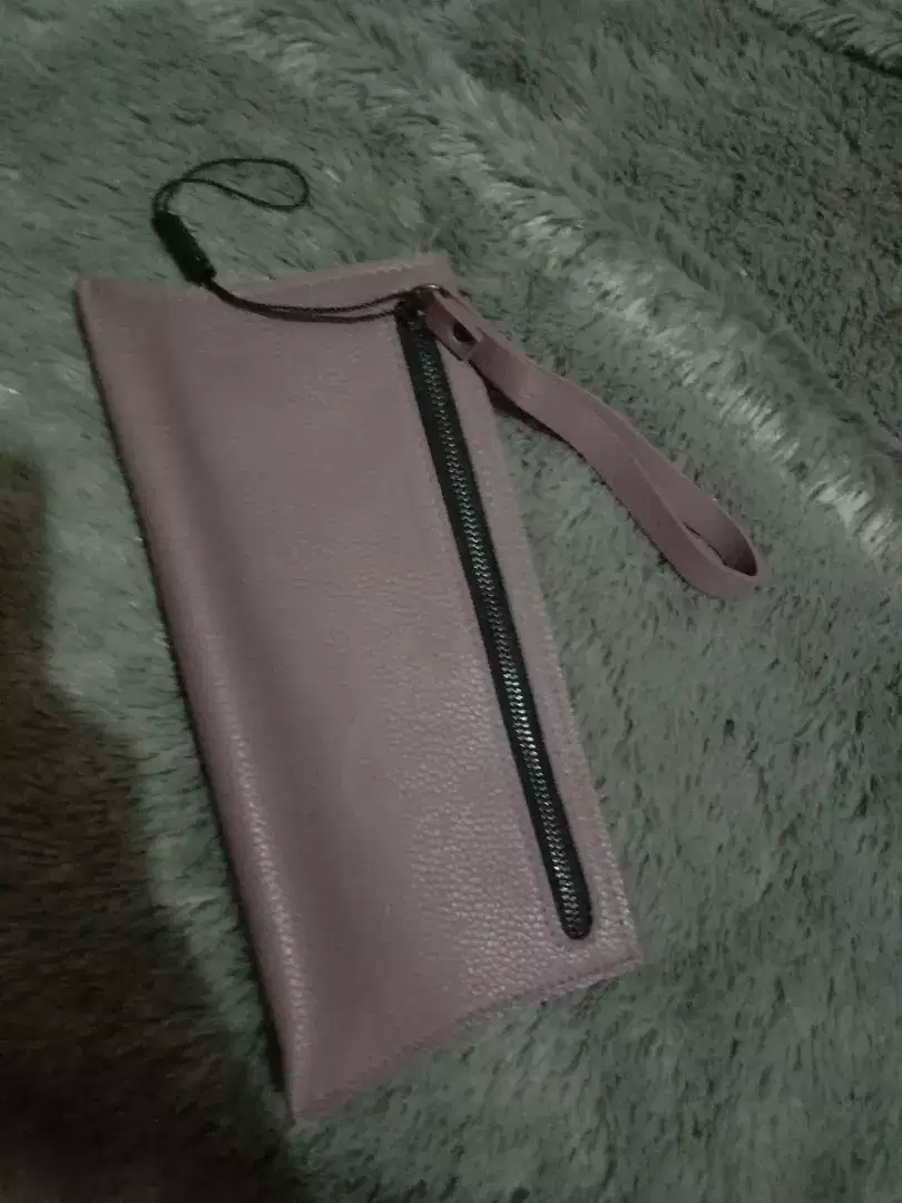 Dompet ungu dan maroon