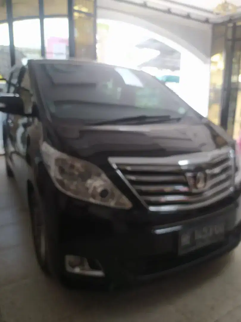 Toyota Alphard hitam tahun 2013 2,4xA/T