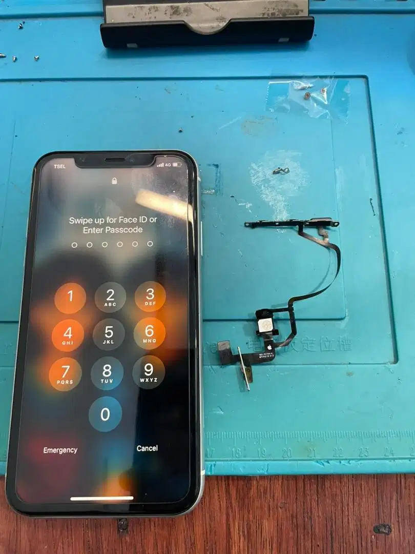 Ganti lcd fleksibel on off iphone xr bergaransi