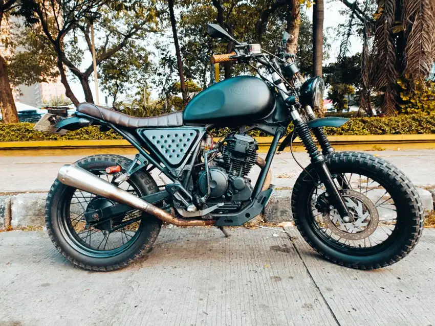 YAMAHA SCORPIO 2005 CUSTOM  JAPSTYLE SCRAMBLER