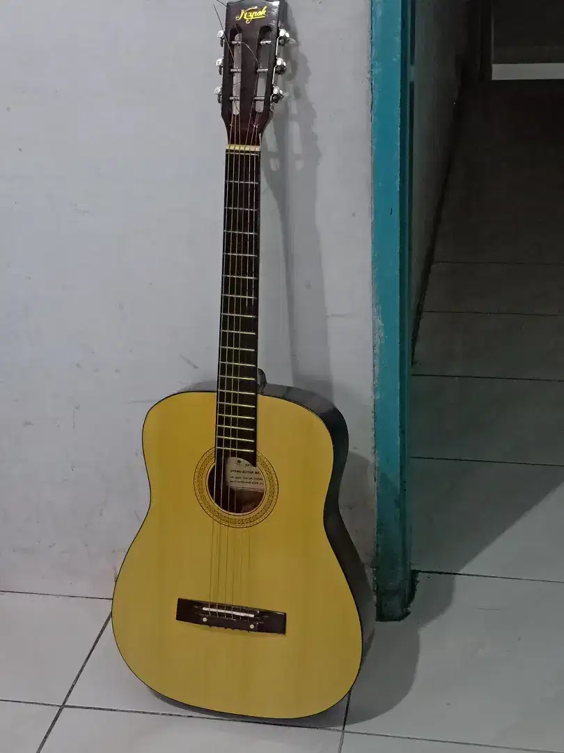 Dijual Gitar bekas , kondisi Masih mulus