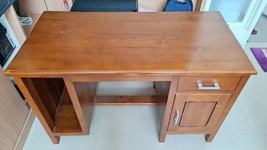 Meja Kantor Jati Jepara