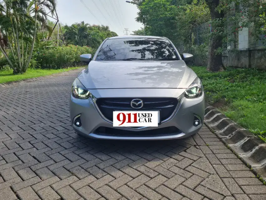 Mazda 2 Skyactiv R AT 2017 PMK 2018 Silver Super Istimewa like new