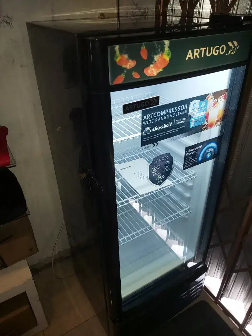 SHOWCASE ARTUGO 3 RAK SV 151