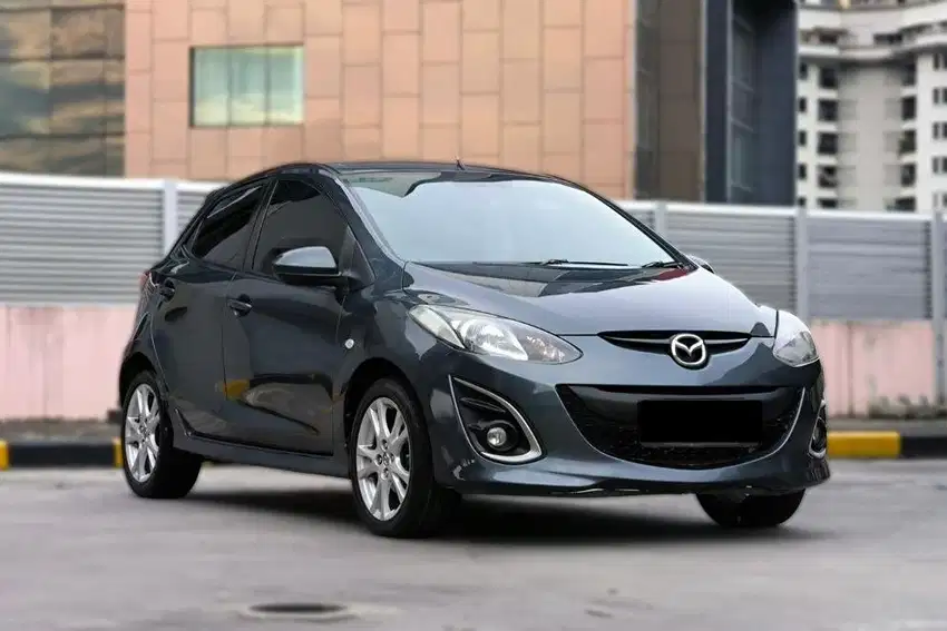 (Dp 5jt - Garansi 1th) Mazda 2 R 1.5 Matic 2011 Terawat Siap Pakai