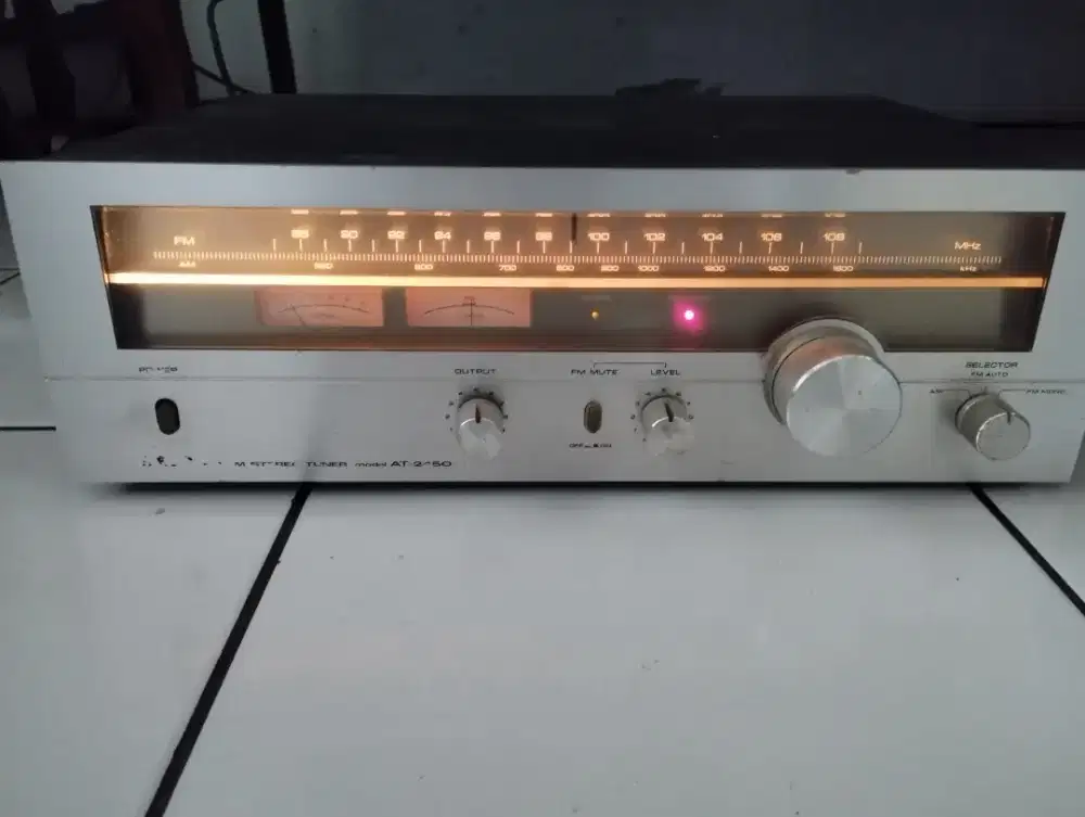 Akai Tuner AT-2450