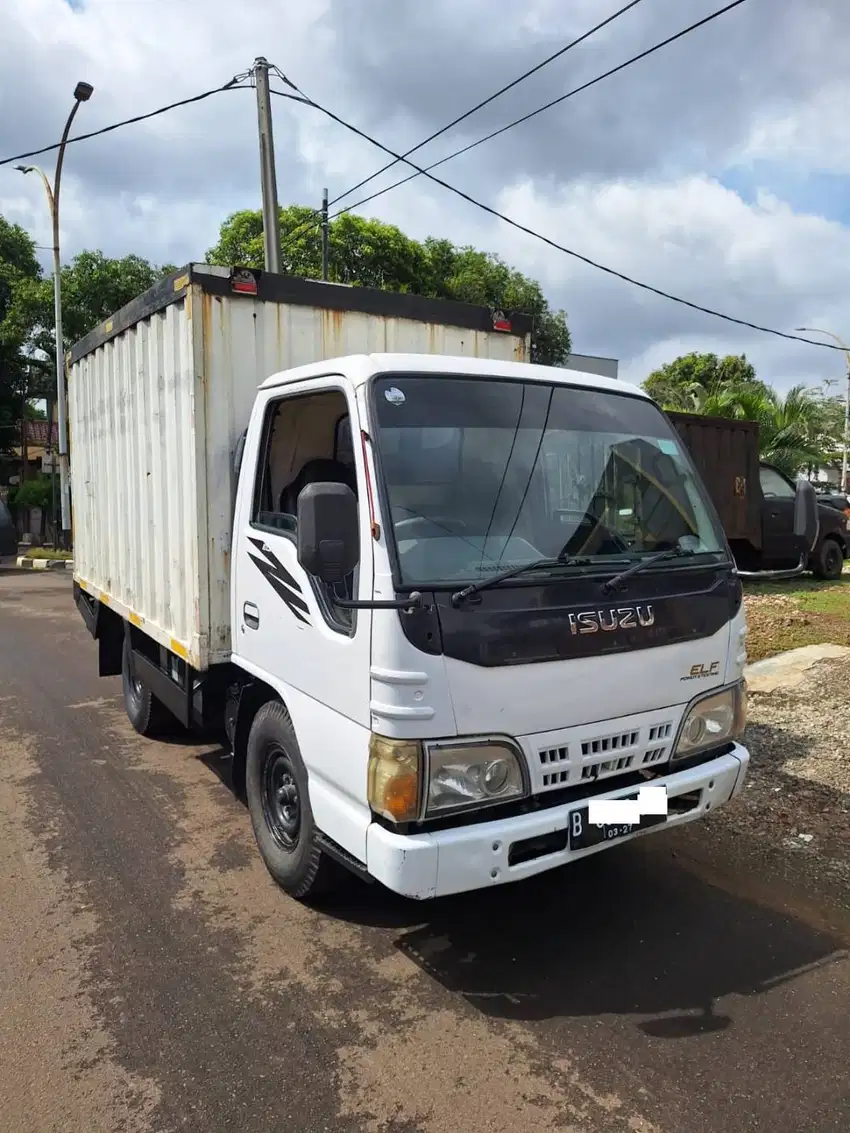 Isuzu Elf NHR 55 Engkel Box 2015