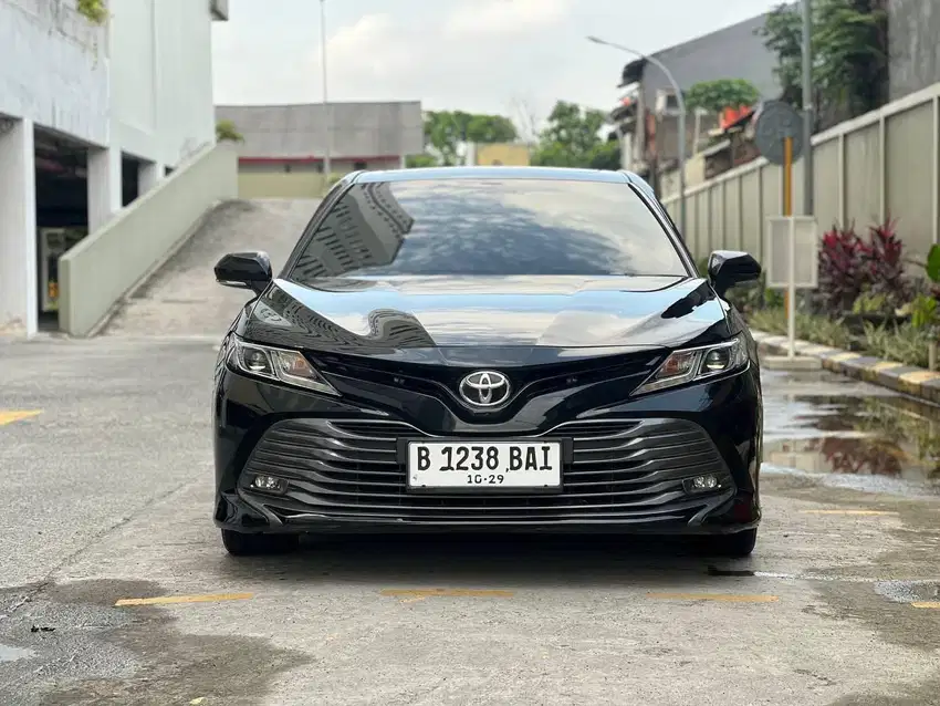 Toyota Camry V 2.5 AT 2019