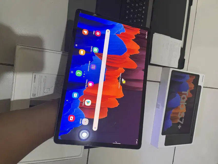 Dicari/dibeli macbook pro 14 inch seken gaming design graphic Lenovo