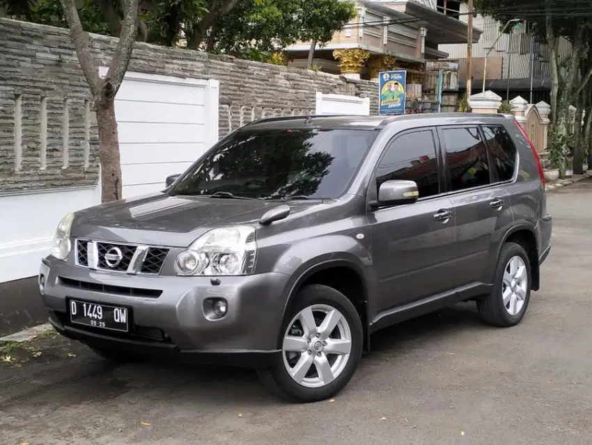 nissan xtrail 2.5 ST at matic 2011 abu mulus bandung