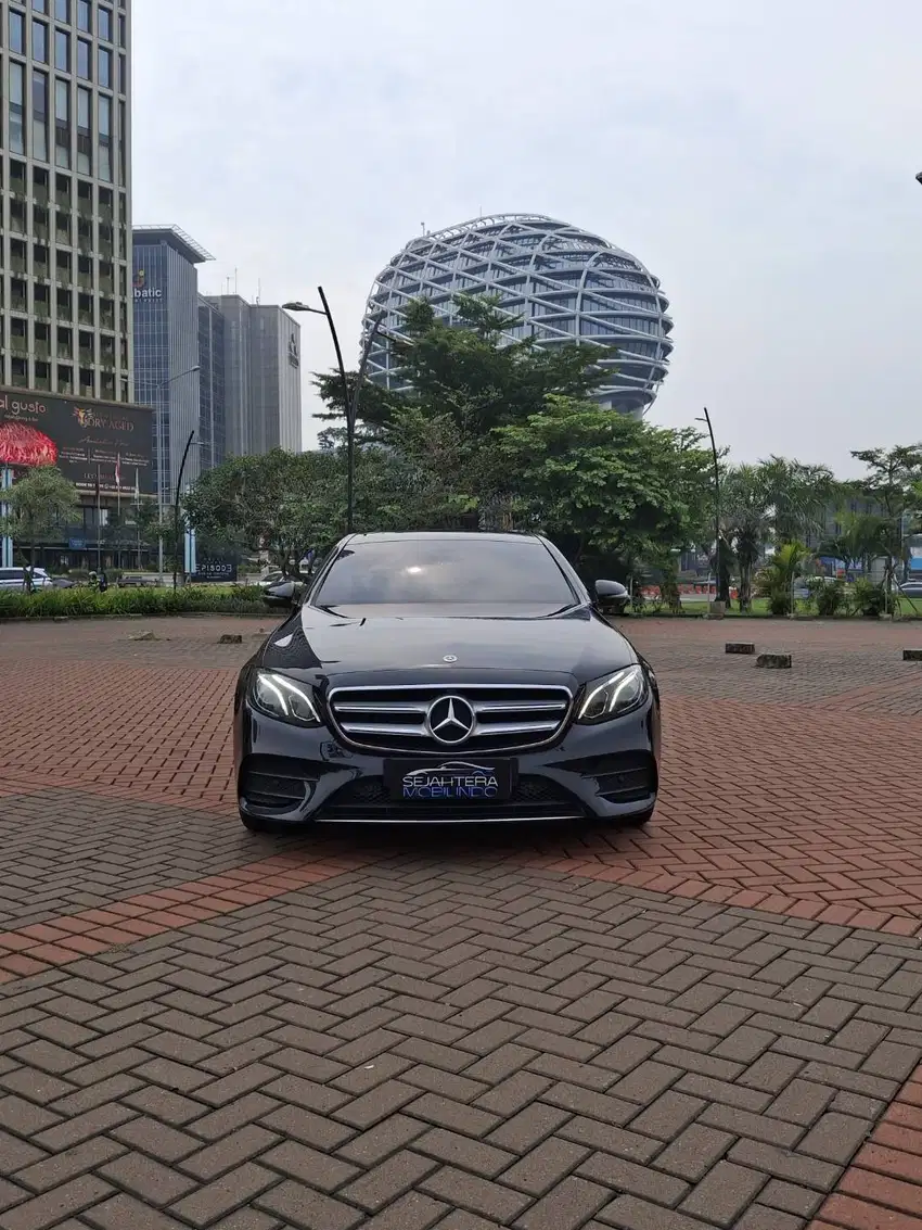 Sedan Luxury Mercedes Benz E300 AMG 2017