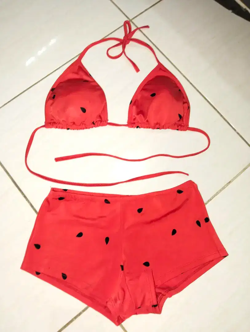 Beachwear / bikini wanita red