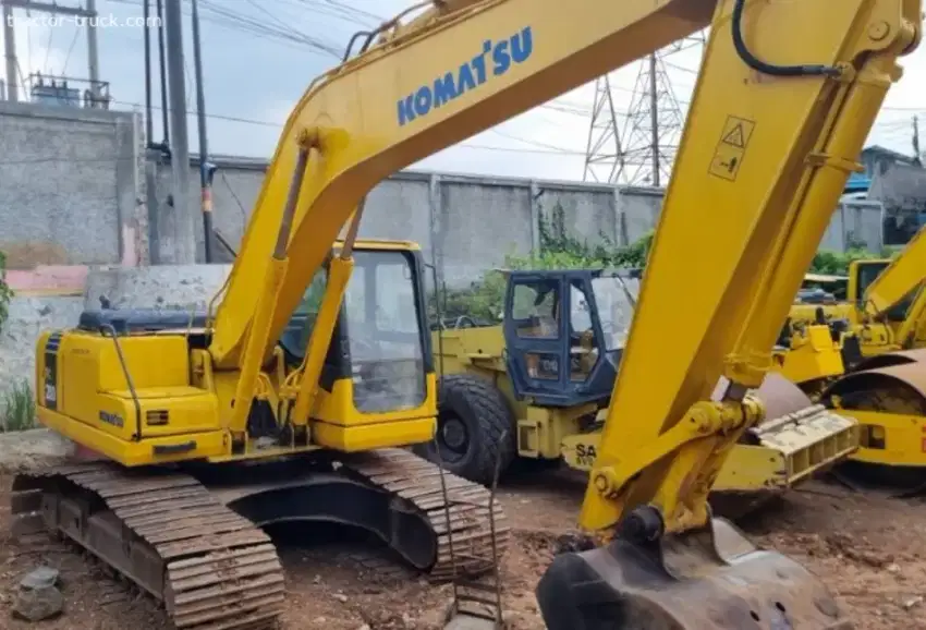 Excavator Komatsu PC200-7 Tahun 2007 