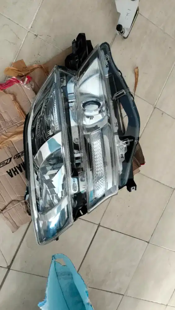 Lampu head lamp Vellfire 2008-2014 kondisi baru