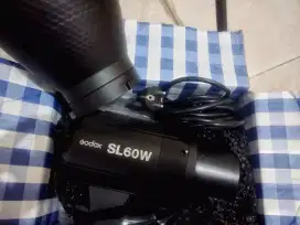 Godox sl60 like new