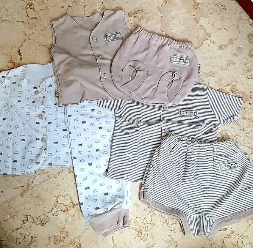 Preloved Set Baju Newborn merk Fluffy