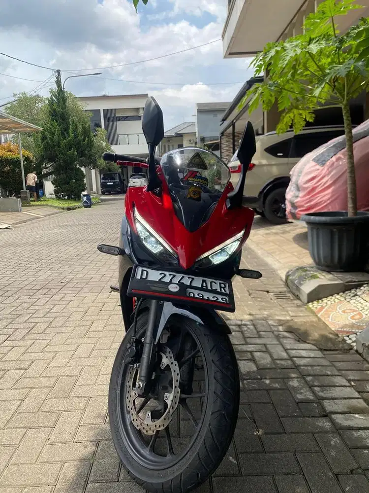 JUAL HONDA CBR MERAH 2019 TANGAN PERTAMA DAN TERAWAT