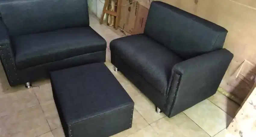 Sofa dan meja baru bukan bekas