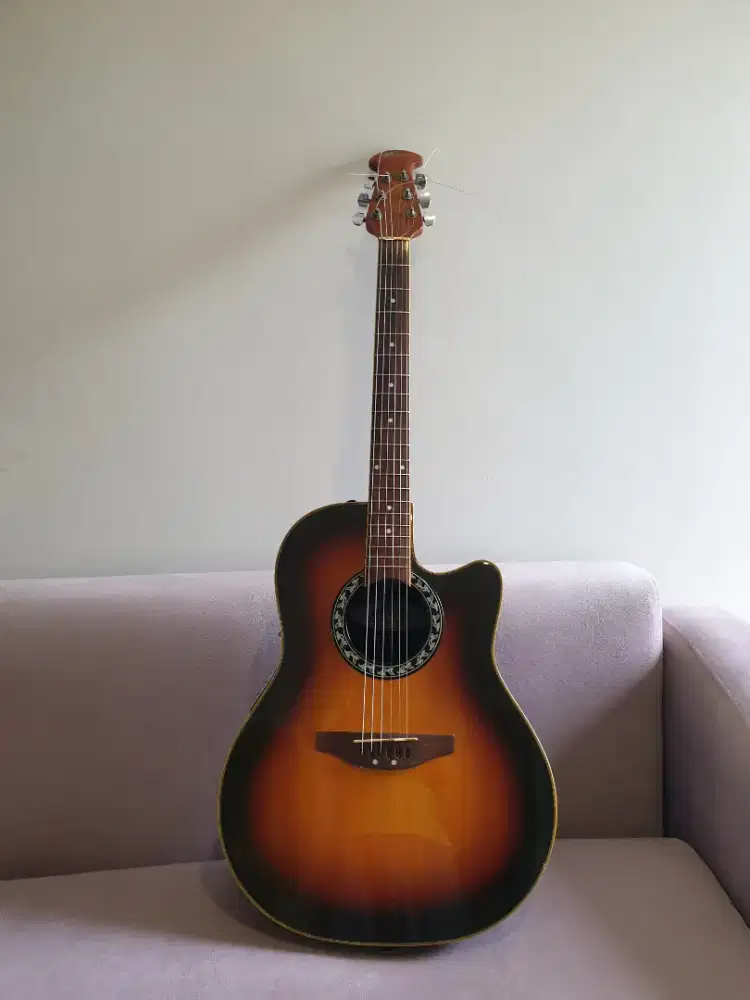 APPLAUSE BY OVATION ACOUSTIC GUITAR