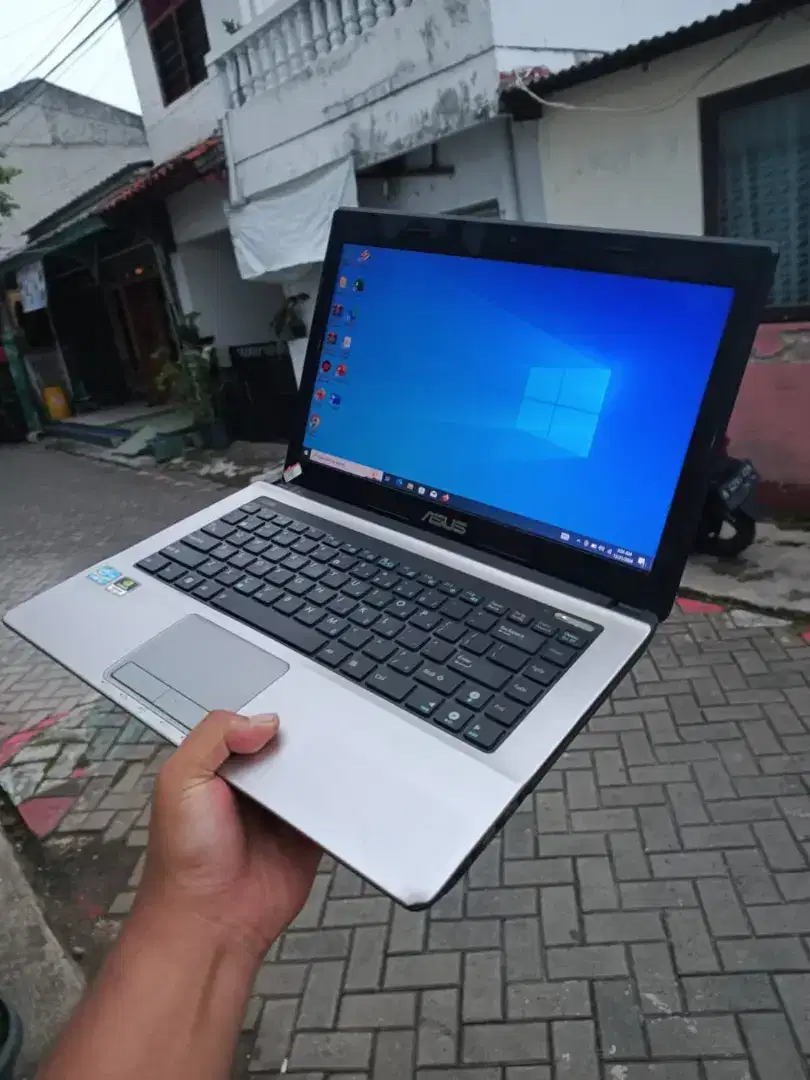 Laptop Asus -JUAL CEPET -CORE I3 -HDD 500GB -4GB -Webcam -No minus