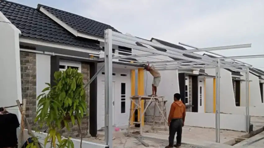 Kanopi baja ringan terpasang