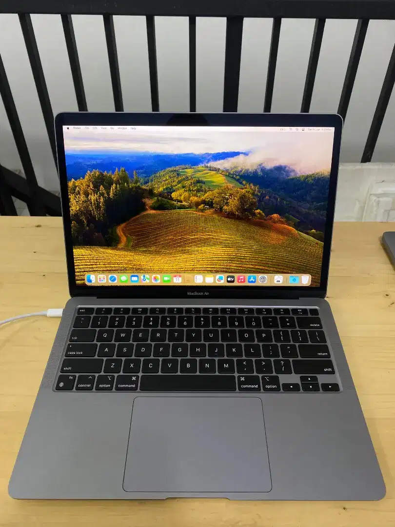 MacBook Air 2020 13inch Chip Apple M1 8/128GB Second Original