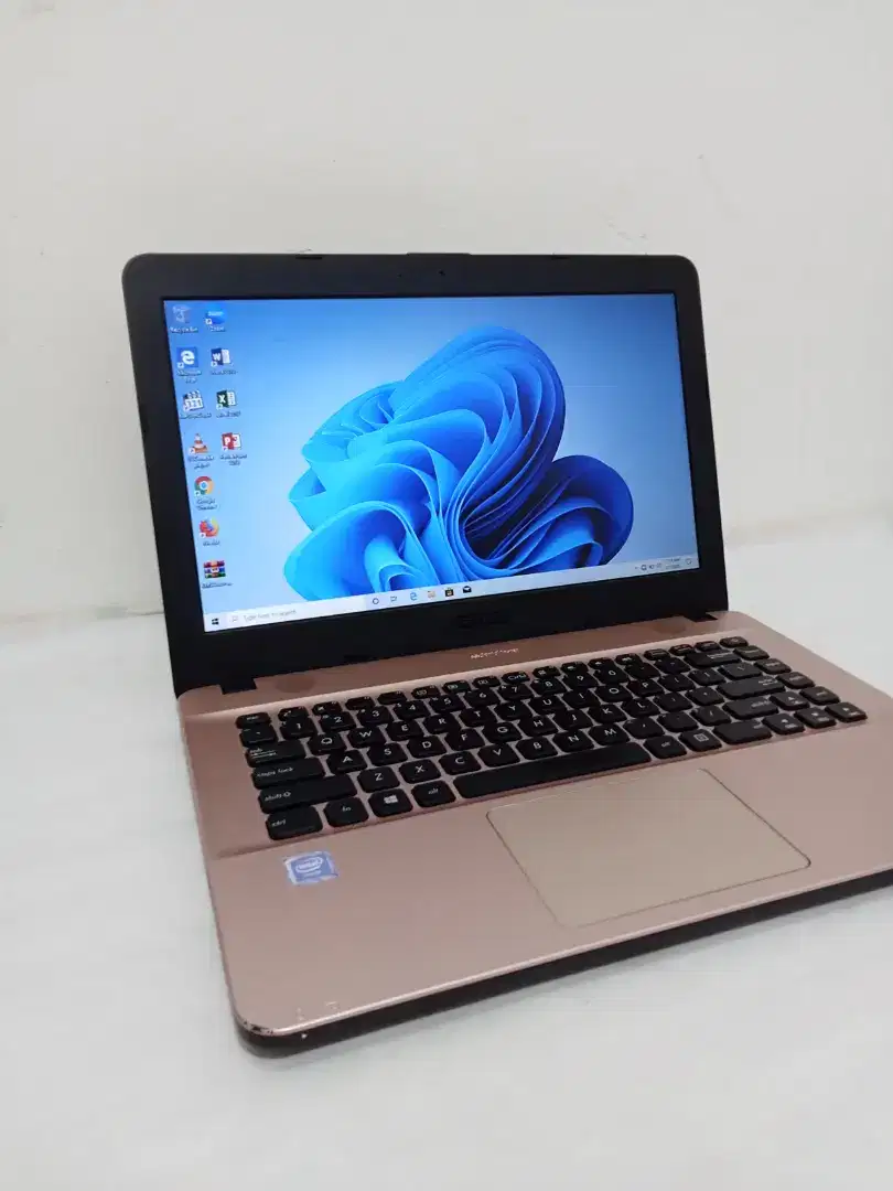 Di jual Asus vivobook 14
Kondisi bekas no minus