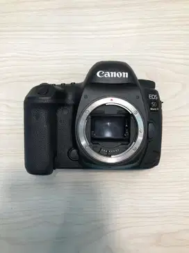 Canon 5d mark iv body only Like new