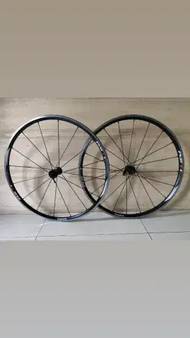 Wheelset roadbike shimano rs11 16/20hole