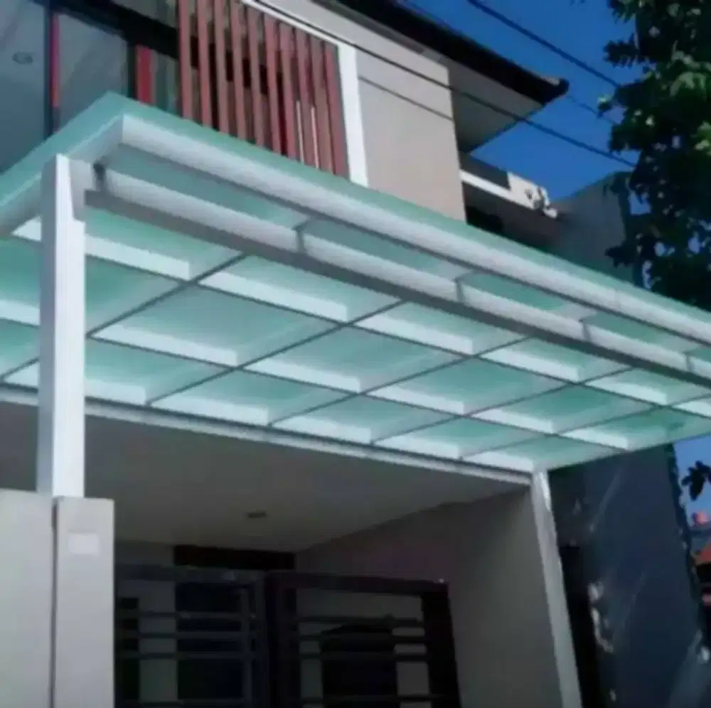 Kanopi atap kaca minimalist