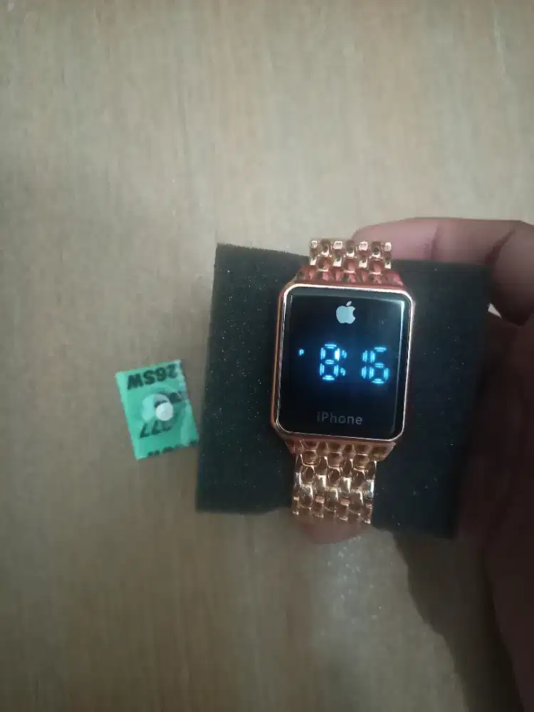 Cuci gudang Jam tangan digital