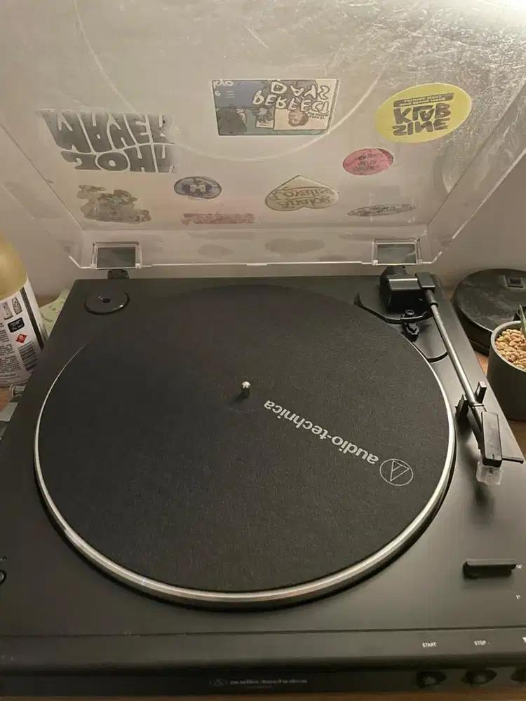 AUDIO TECHNICA ATLP60XBT Vinyl Turntable