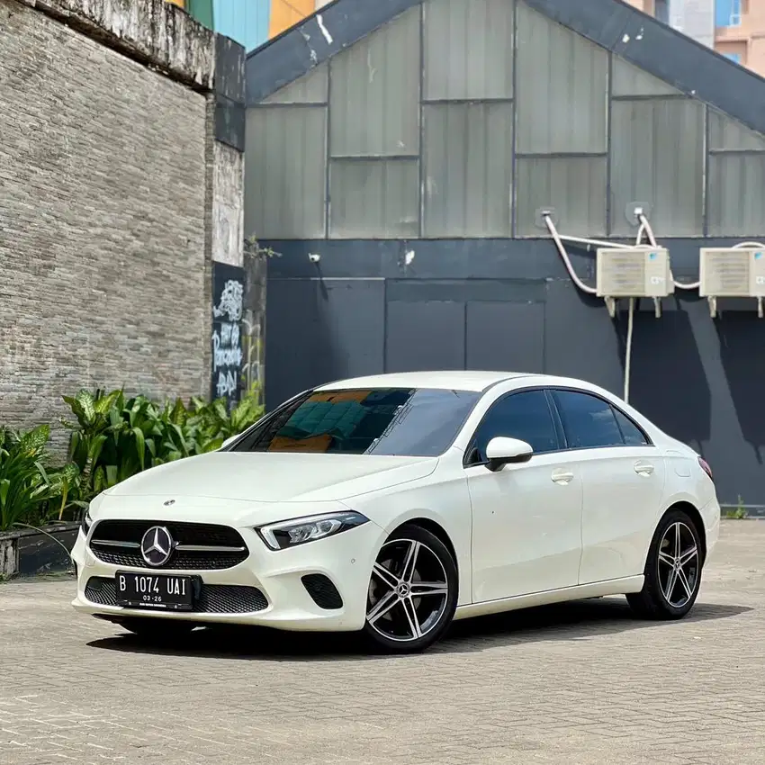 Low km 18k!!! Mercedes benz a200 sedan progresif line 2019 siap pakai!