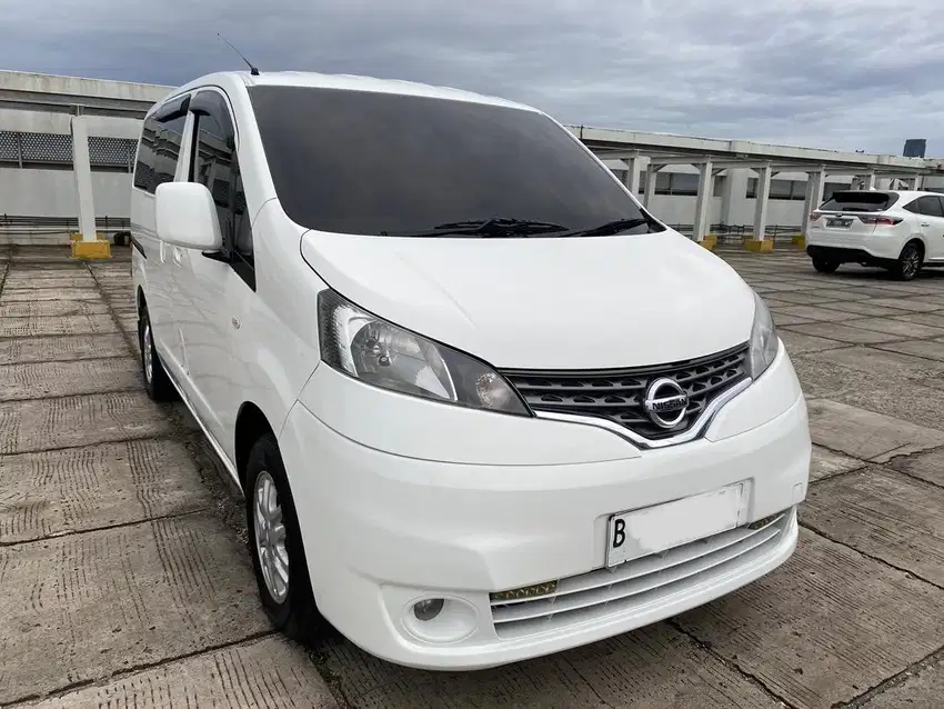 Evalia XV HWS Matic Putih Nissan 1.5 AT Thn 2015 STNK Panjang NIK 2014