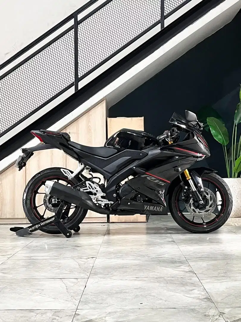 Stok Terbatas‼️Yamaha R15 V3 th 2019 Hitam - Ayu Mustika