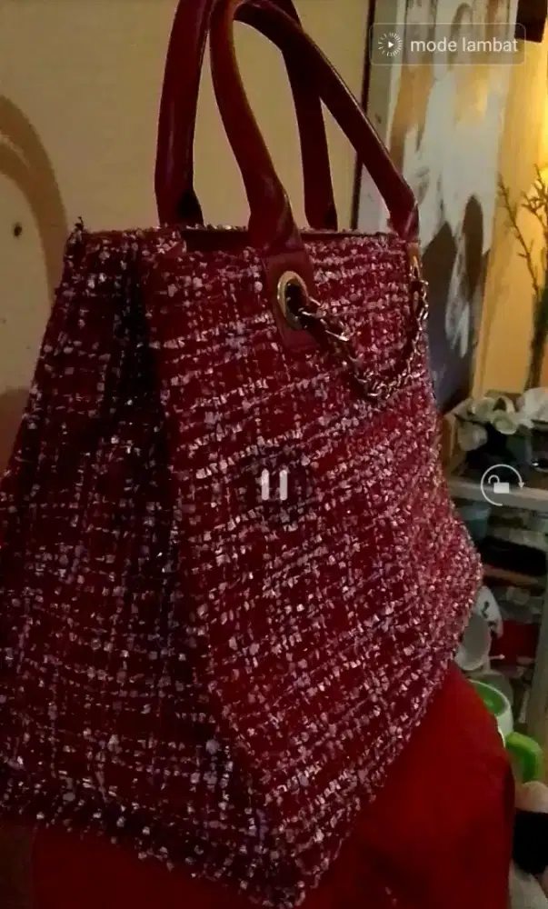 Tas Merk Serenade Merah