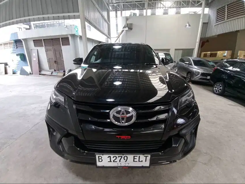 Toyota Fortuner 2.4 VRZ AT 2020 Hitam